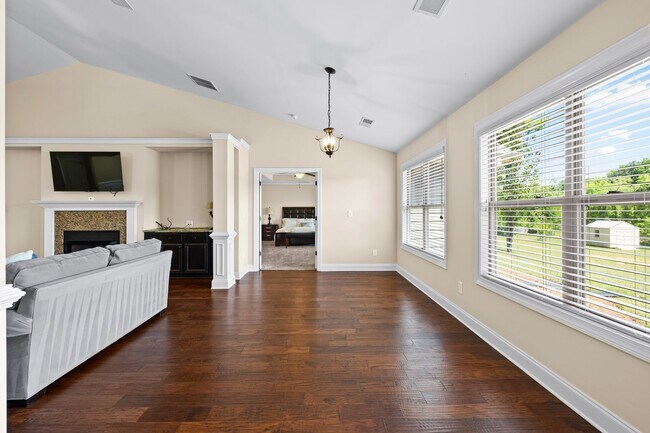 Building Photo - 4BR Craftsman on Pye Lake! Available Furnished or Unfurnished