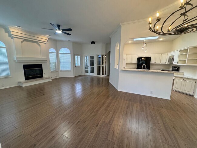 Building Photo - 9301 Ironshore NE