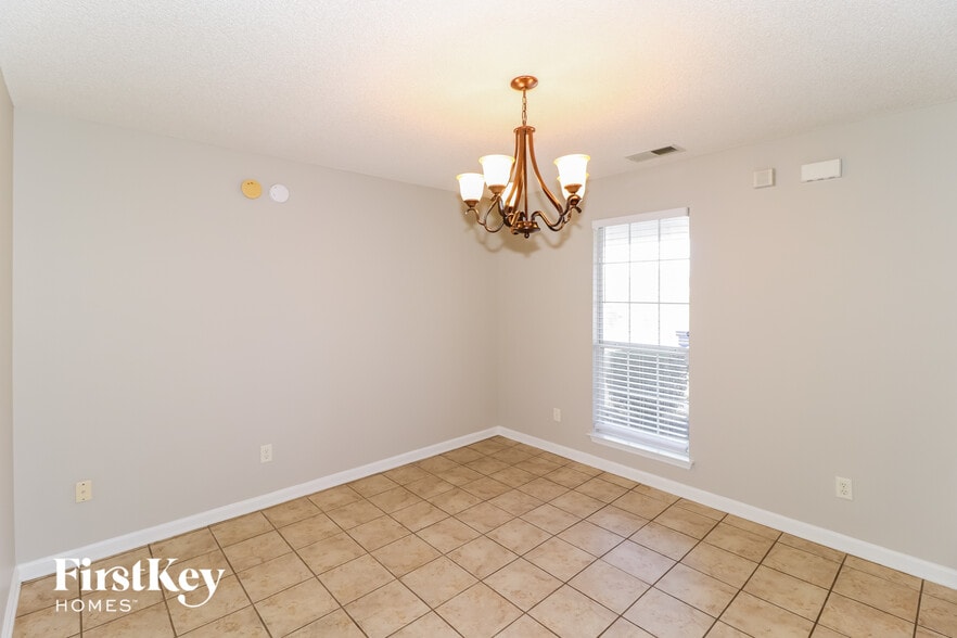 Building Photo - 7063 Anisetree Dr