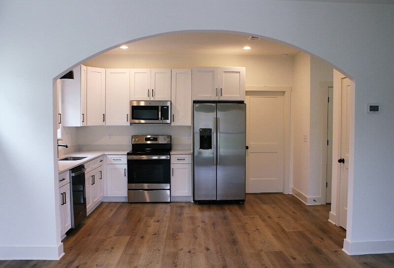Building Photo - 3349 Lakeside Pl