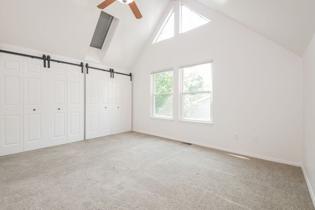 Building Photo - Beautiful 3 Bed / 2 Bath Single Family Hom...