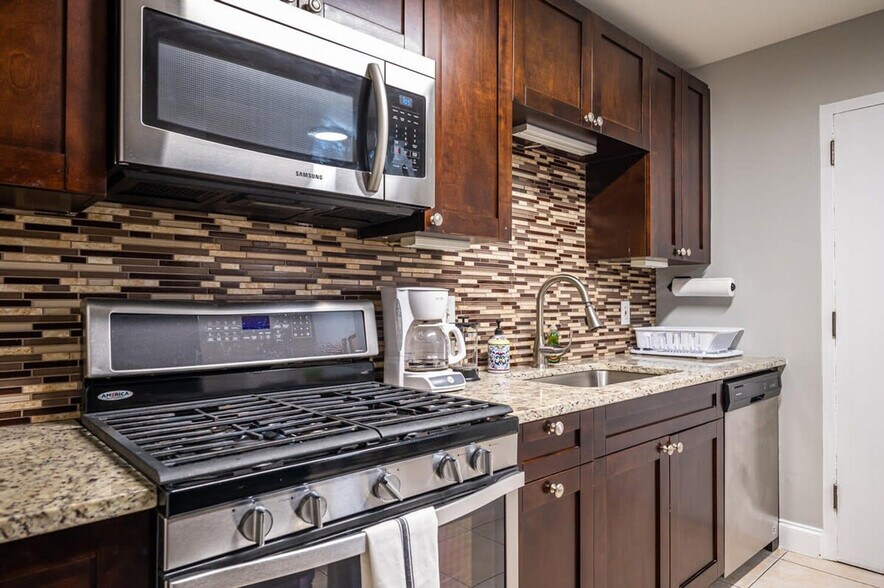 Building Photo - 215 Piedmont Ave NE