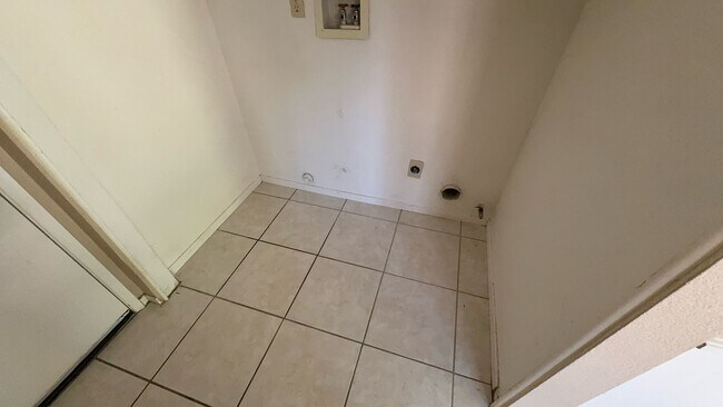 Building Photo - 4609 Careyback Ave