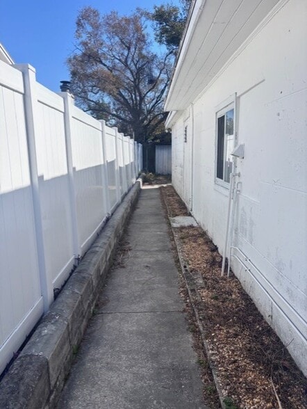 Building Photo - 531 S Highland Ave