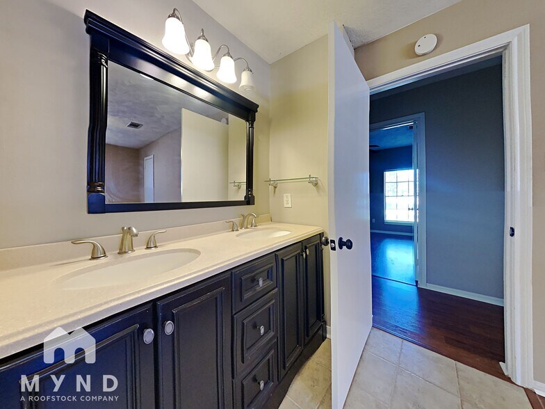 Building Photo - 9015 Eldora Dr