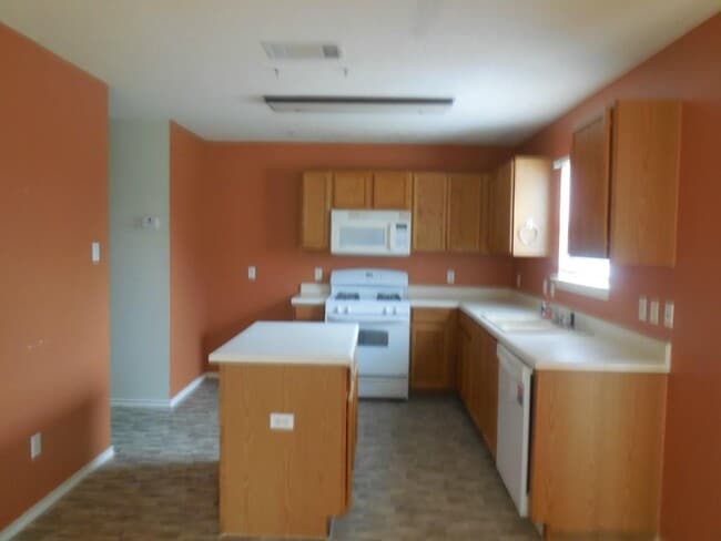 Building Photo - 1519 Sedbury Way