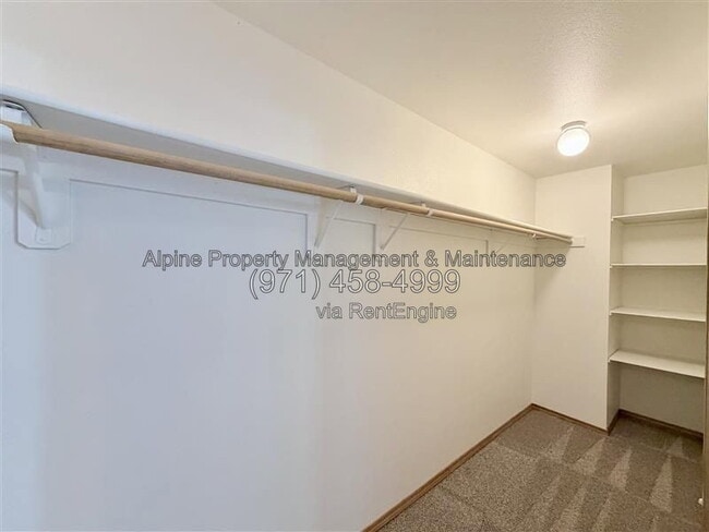 Building Photo - 7066 SW 156th Ave