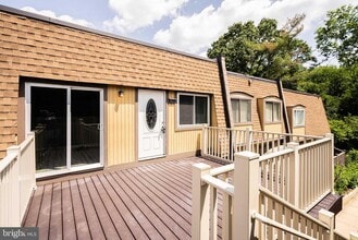 Building Photo - 7932 Silverada Pl