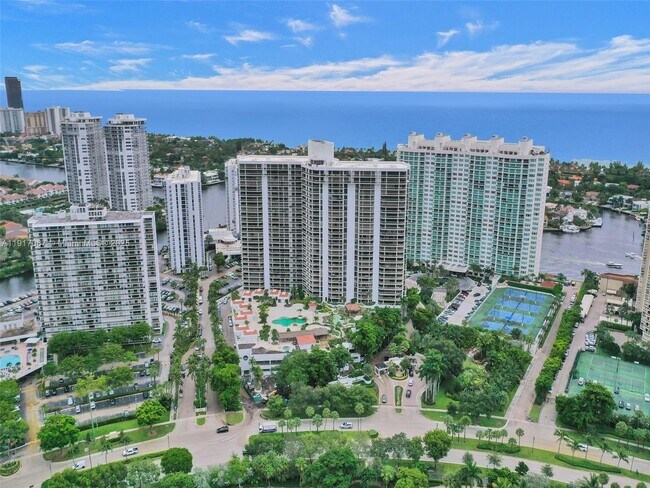 Building Photo - 20281 E Country Club Dr