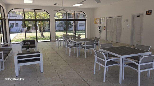 Building Photo - 8107 SW 72nd Ave