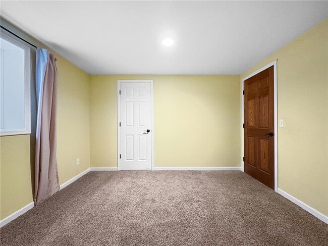 Building Photo - 4407 Curve Ave