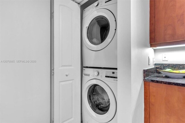 Building Photo - 7350 SW 89th St