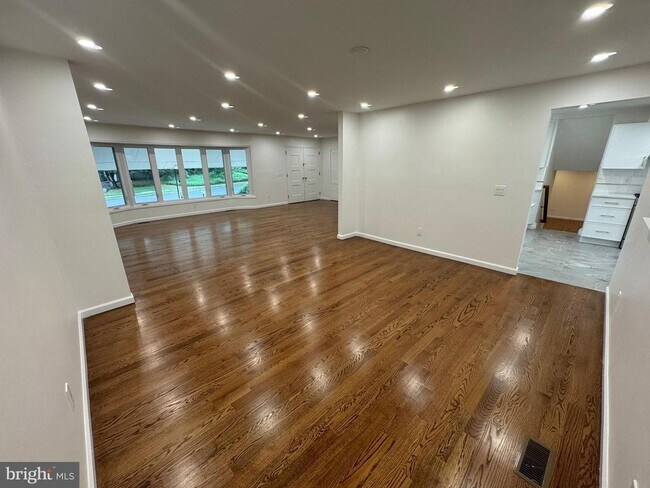 Building Photo - 355 Cherry Hill Blvd
