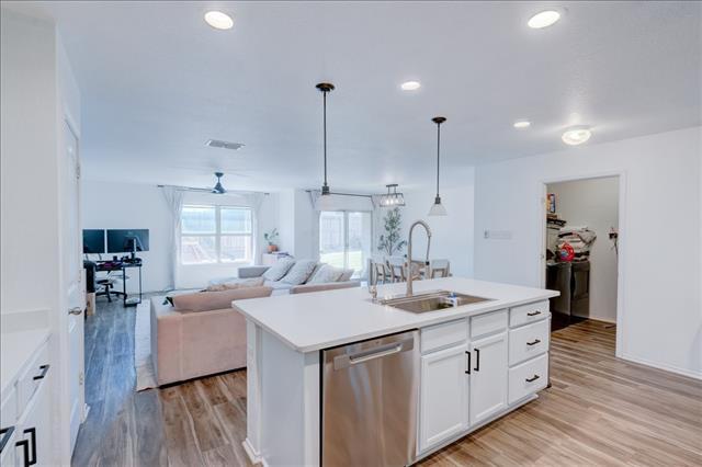 Building Photo - 6233 Skysail Rd