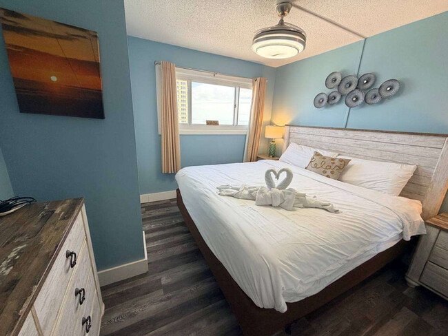 Building Photo - 8743 Thomas Dr