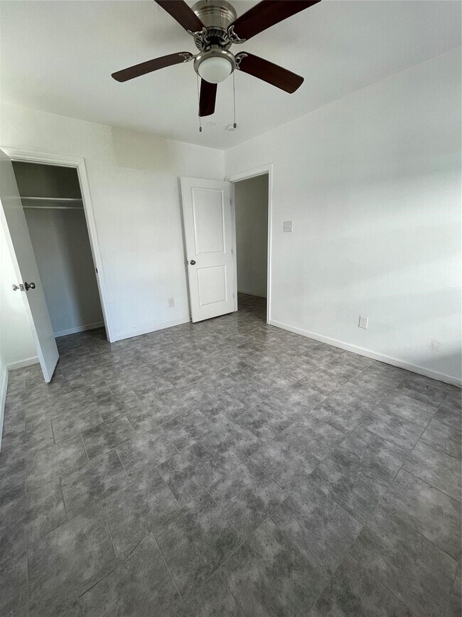Building Photo - 8321 Homewood Ln