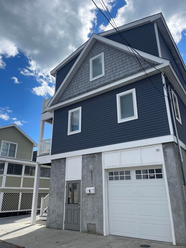 Building Photo - 6 Silver St