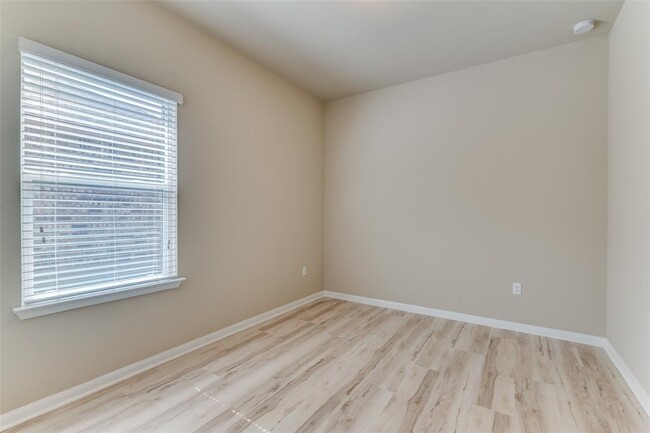 Building Photo - 505 Brashear Ln