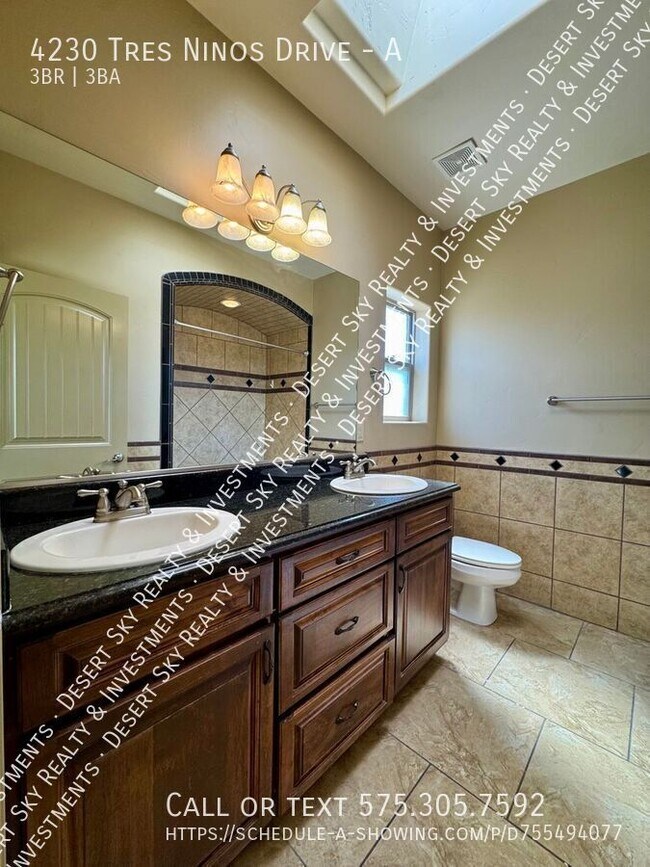 Building Photo - 4230 Tres Ninos Dr