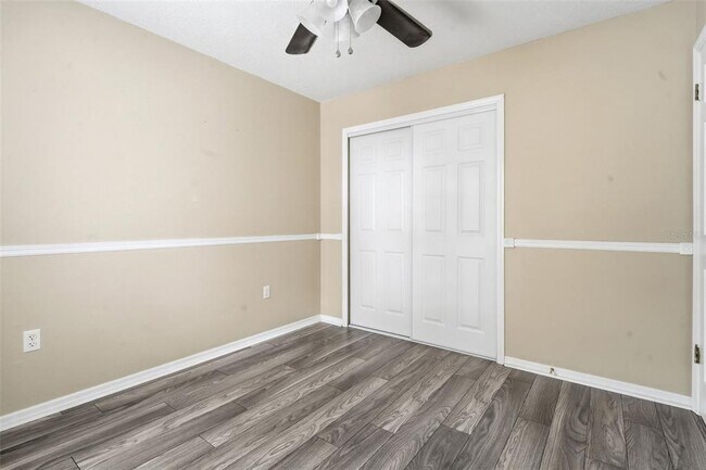 Building Photo - 2201 Coach House Blvd