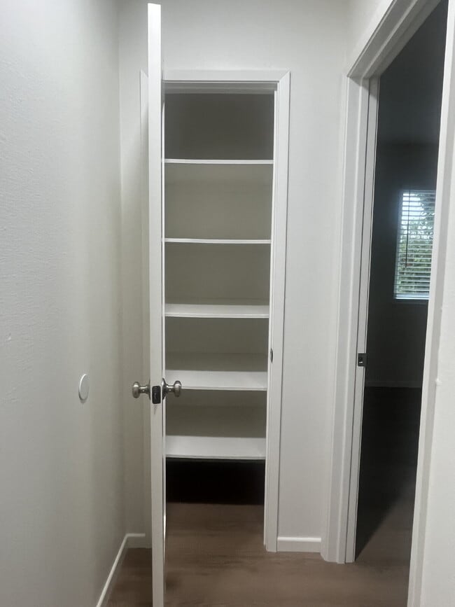 Building Photo - Charming 2-Bedroom Condo with Elegant Upgrades