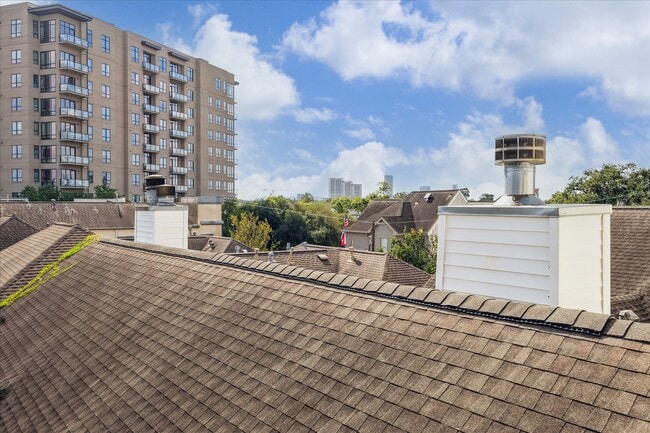 Building Photo - 6211 Rodrigo St