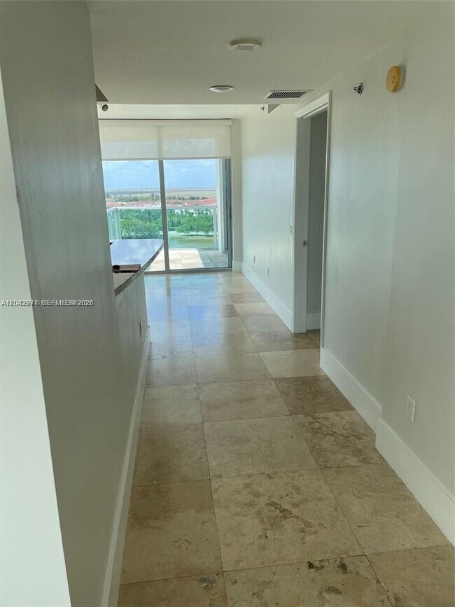 Building Photo - 2681 N Flamingo Rd