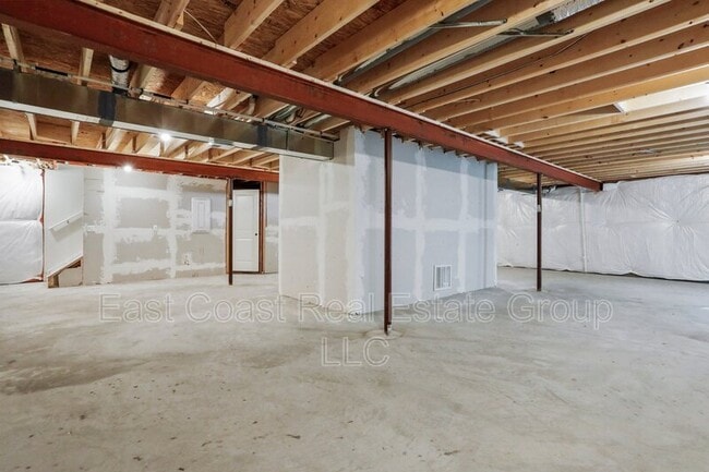 Building Photo - 329 Bookers Ct