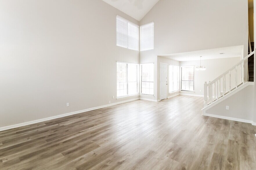 Building Photo - 414 Kirkwood Dr