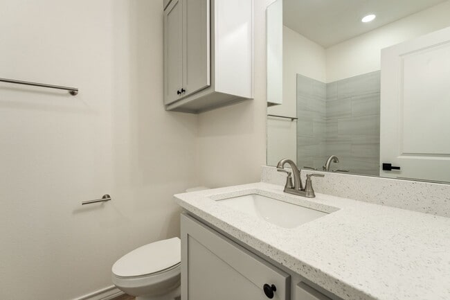 Building Photo - AVAILABLE FOR PRELEASE - 3 Bedroom Townhome in Escondido - Frenship ISD