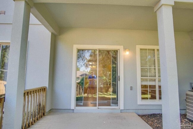 Building Photo - 2741 Bay Club Dr