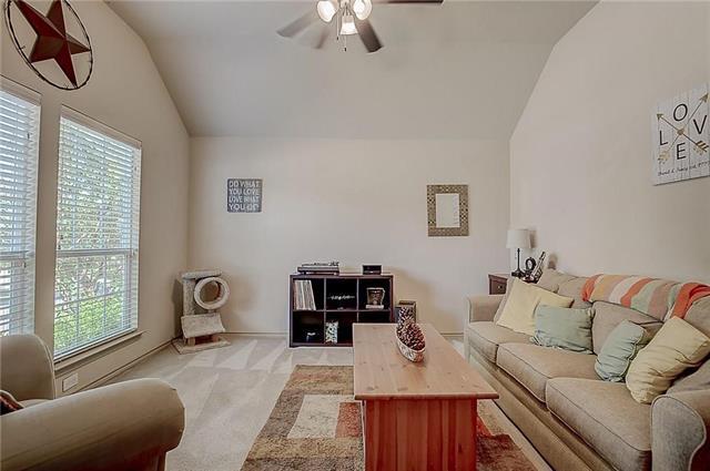 Building Photo - 5009 Holliday Dr