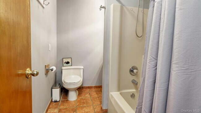 Building Photo - 120 Promenade Dr