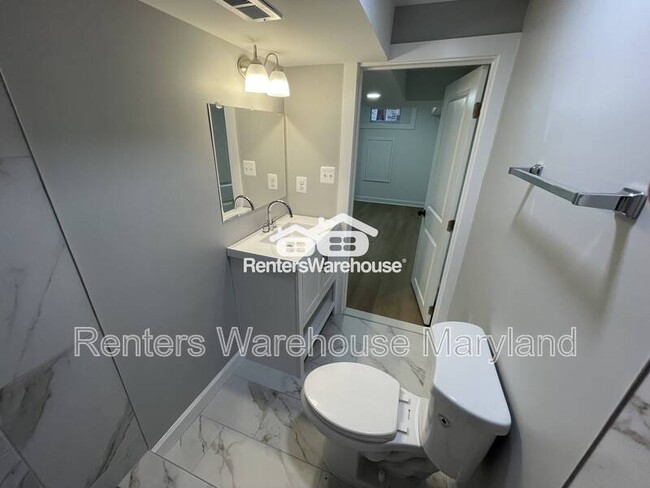 Building Photo - 921 N Patterson Park Ave