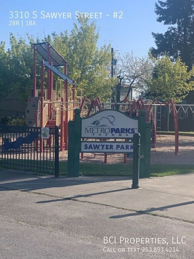 Building Photo - 3310 S Sawyer St