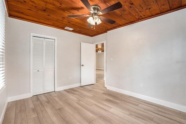 Building Photo - 5305 E Whiteway Dr