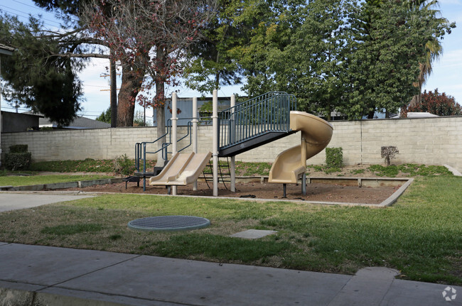 Playground - Martinique Apartments