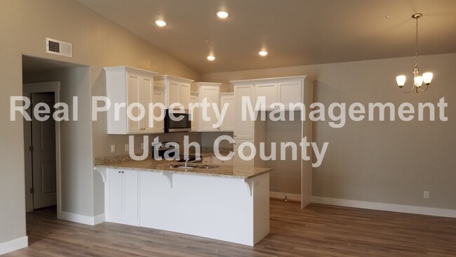 Building Photo - Lease ends March 31, 2025 with option to r...