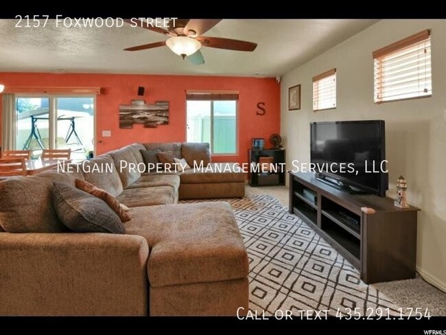 Building Photo - 2157 Foxwood St
