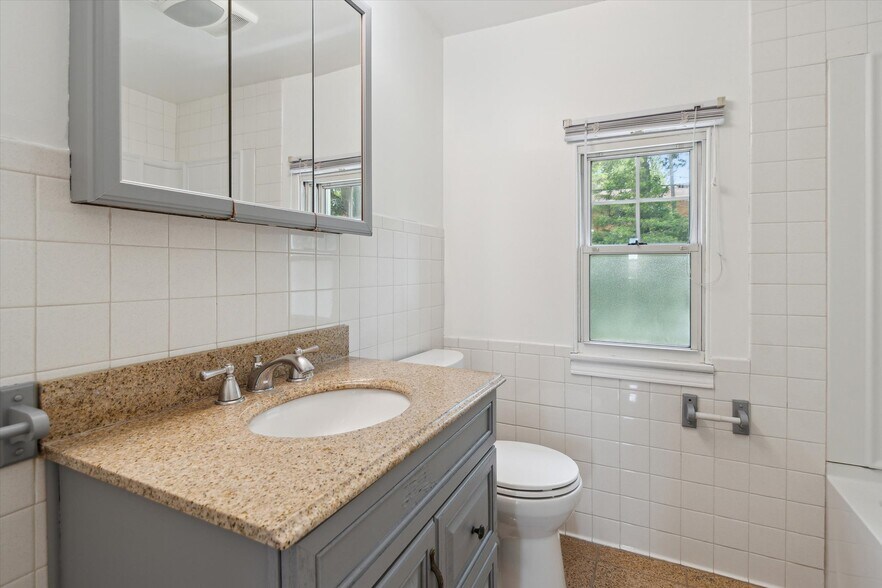 Building Photo - 4125 Tuxey Ave