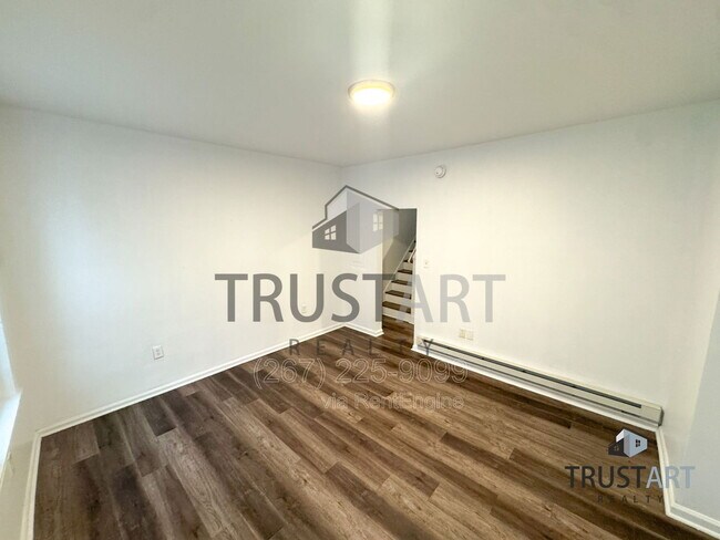 Building Photo - 2325 N 16th St