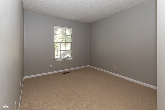 Building Photo - 10768 Belair Dr