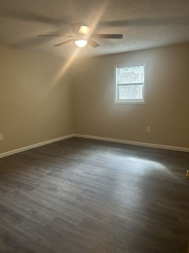 Building Photo - 2/1 Available November 1st