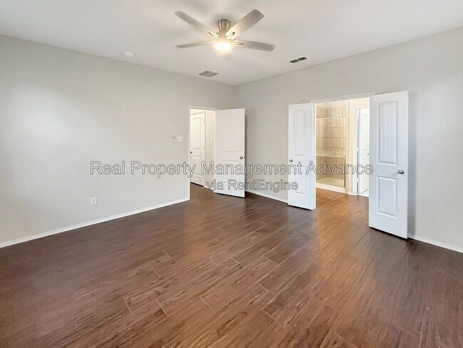 Building Photo - 1290 Lasso Dr