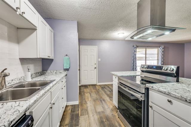 Building Photo - 6036 Kary Lynn Dr S