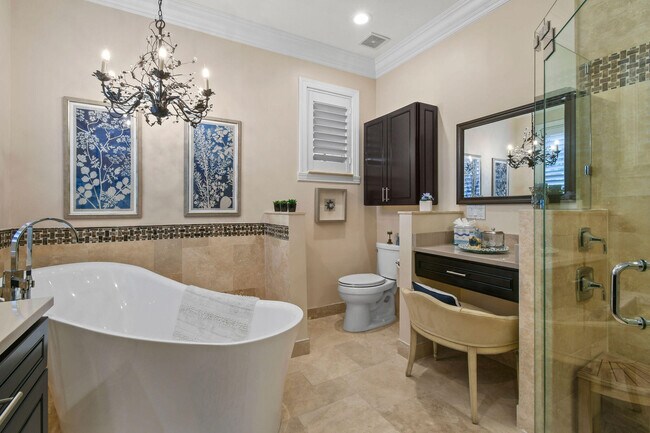 Building Photo - 167 Arklow Ave