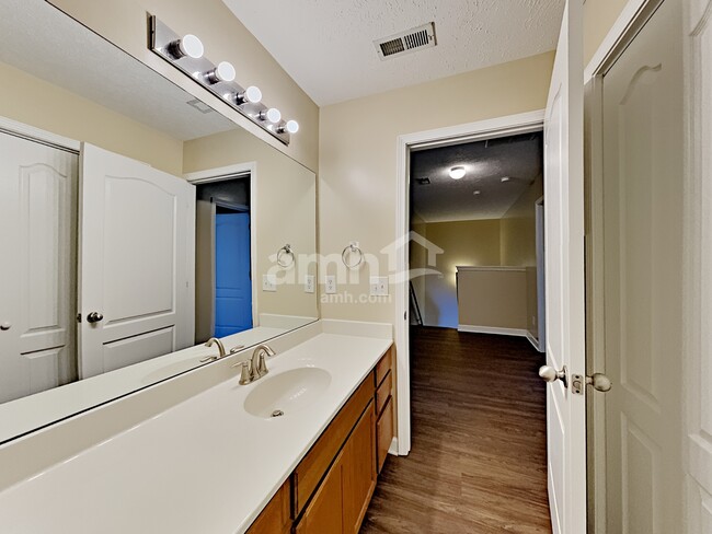 Building Photo - 408 Mossy Oak Trl