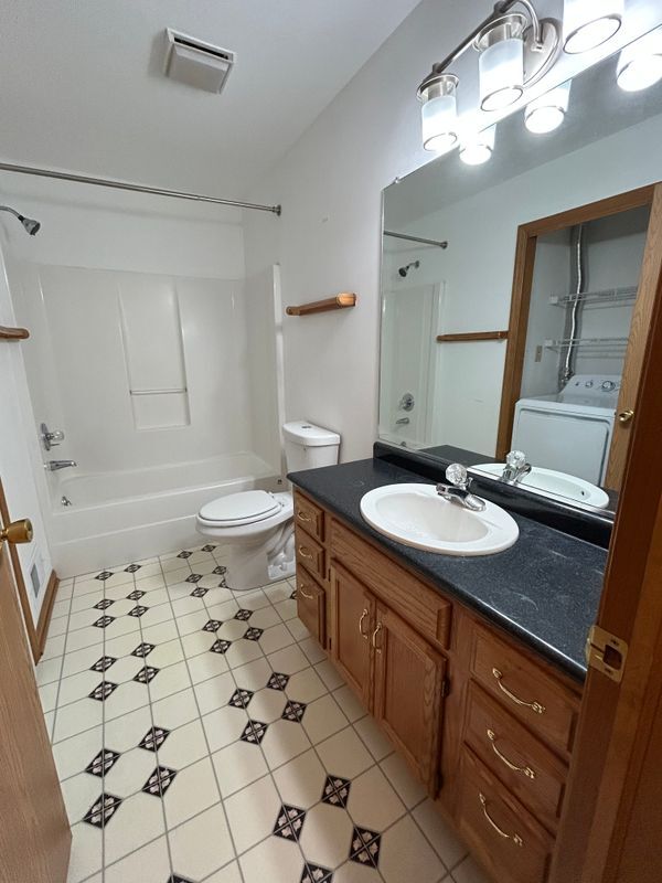 Building Photo - 55 Elderberry Ct