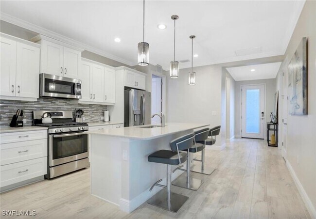 Building Photo - 2313 Ariane Dr