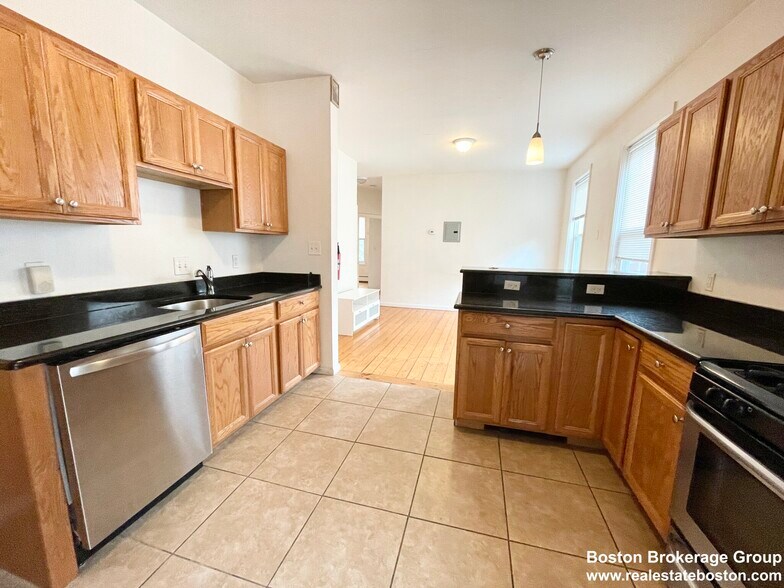 Building Photo - 56 Delle Ave